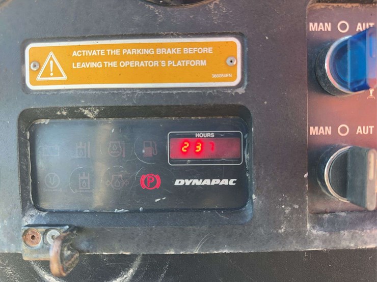 2005-dynapac-cc422hf-image-15
