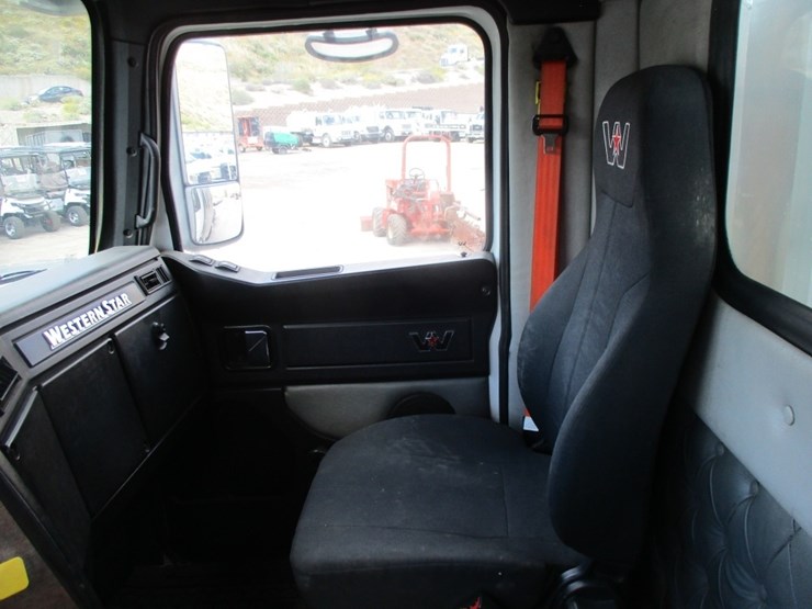 2019-western-star-w4900-image-9