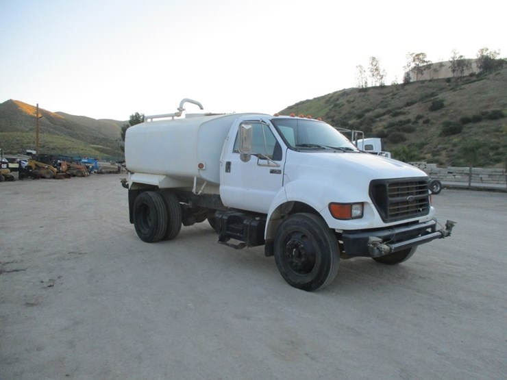 2001-ford-f750-xl-sd-image-2