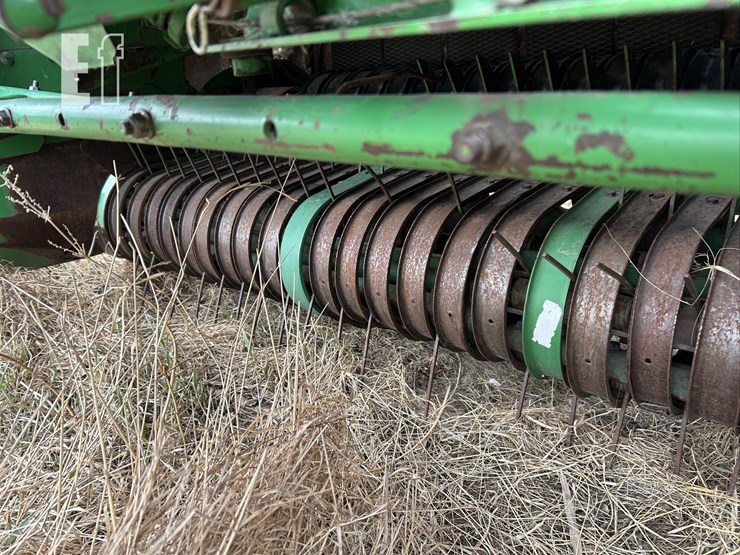 2002-john-deere-567-image-12