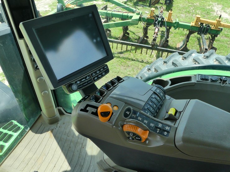 2020-john-deere-7r-210-image-31