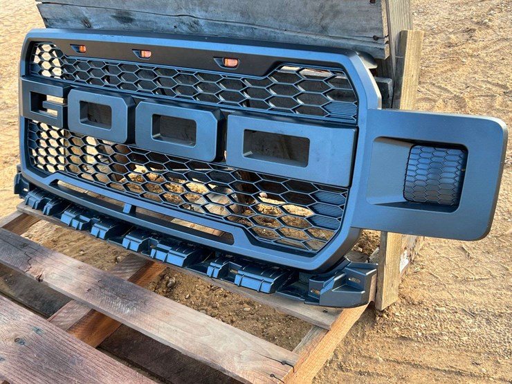 2018-ford-f150-raptor-image-1