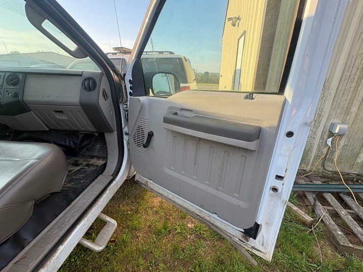 2008-ford-f250-image-19