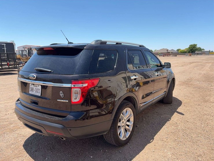 2013-ford-explorer-limited-image-3