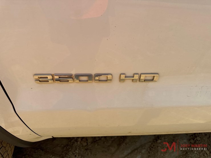 2015-gmc-3500hd-image-6