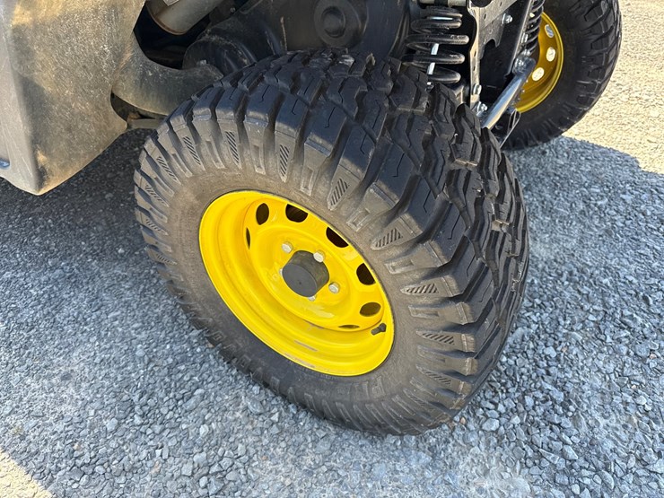 2025-john-deere-gator-image-9