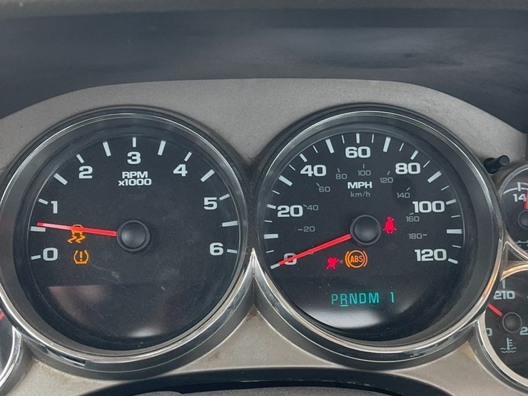 2012-chevrolet-2500-image-34