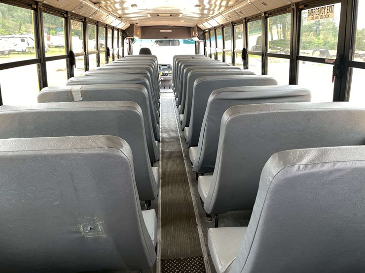 2012-freightliner-b2-image-14