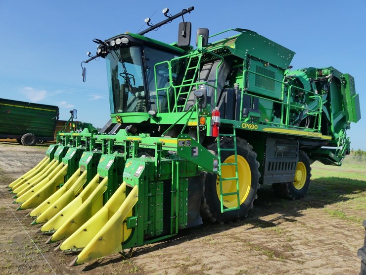 2020-john-deere-cp690-image-1