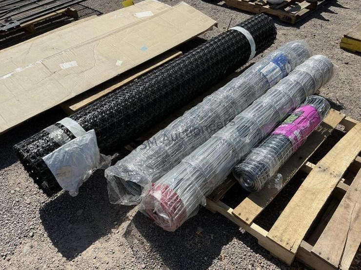 pallet-of-asst-galvanized-&-plastic-fencing-image-2