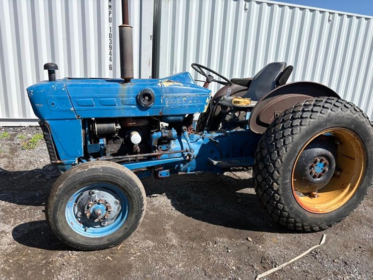 ford-tractor-image-1