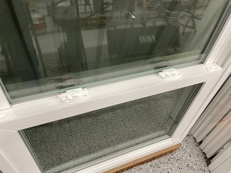 #8563-•-(1)-double-hung-window-image-4