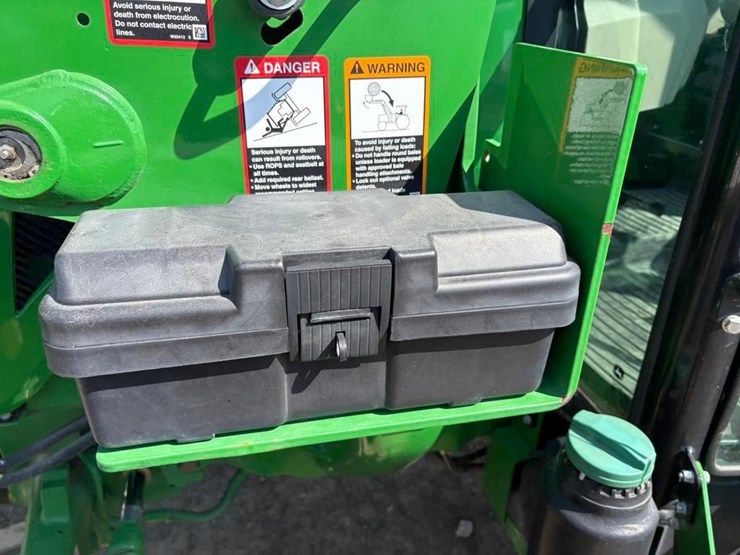 2024-john-deere-5060e-image-28