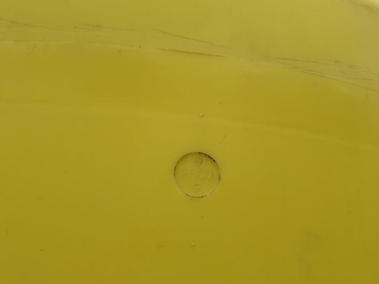 3,000-gallon-yellow-tanks-image-2