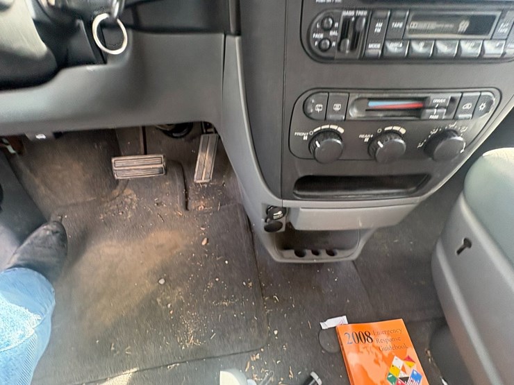 #42108-•-2007-chrysler-grand-caravan-passenger-van-vin:-1d8gp24r57b236495-image-48