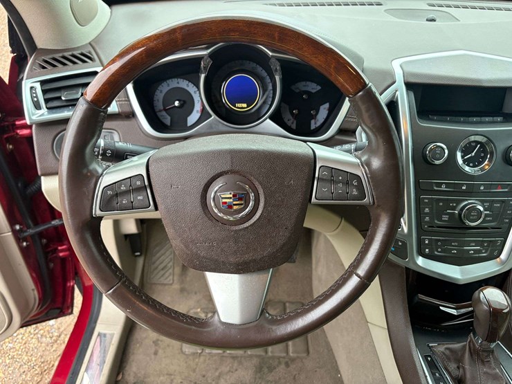 2010-cadillac-srx-image-18