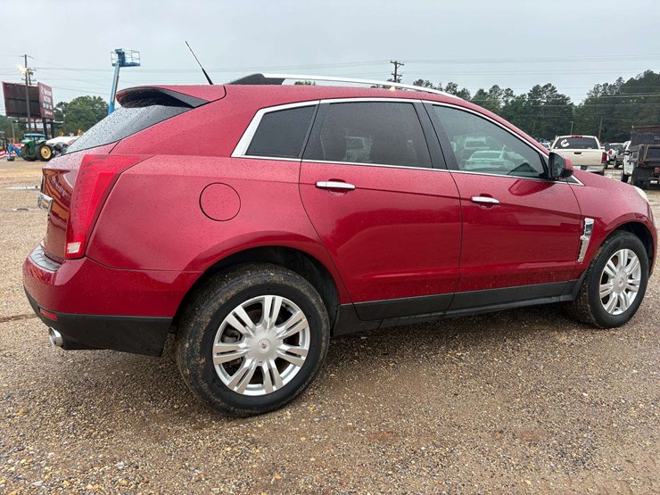 2010-cadillac-srx-image-3