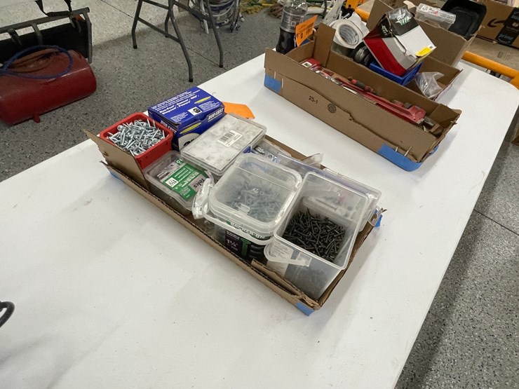 #8599-•-assortment-of-screws-image-6