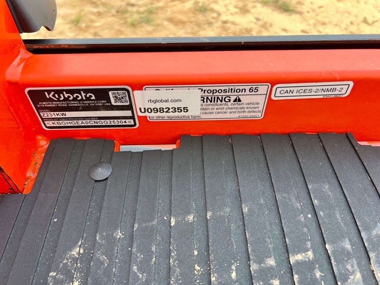2022-kubota-z231kw-zero-turn-lawn-mower-(26-hours)-image-22