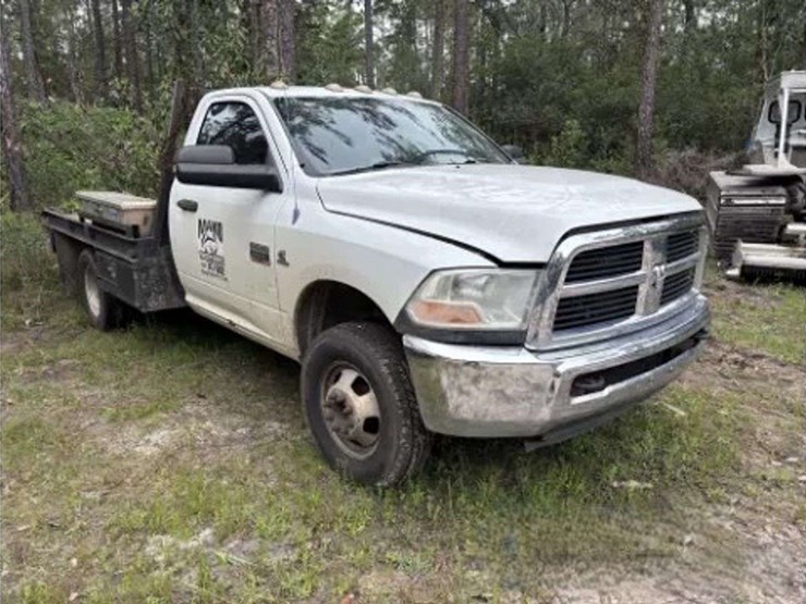2011-dodge-ram-3500hd-image-1