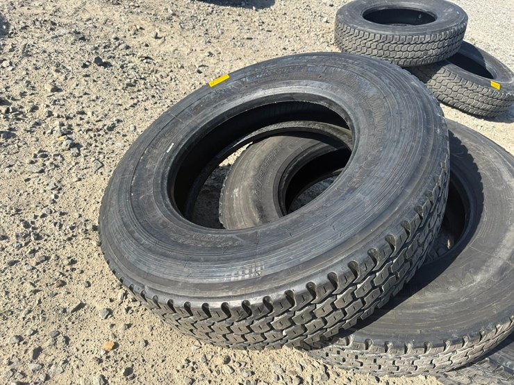 #701-•-lot-of-(3)-295/75r22.5-tires-inv#-40619-image-7
