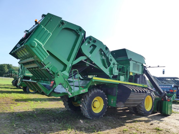 2020-john-deere-cp690-image-4