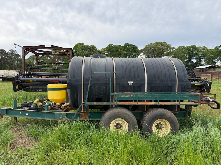 #530-•-1600-gallon-nurse-tank-trailer-with-pump-image-2