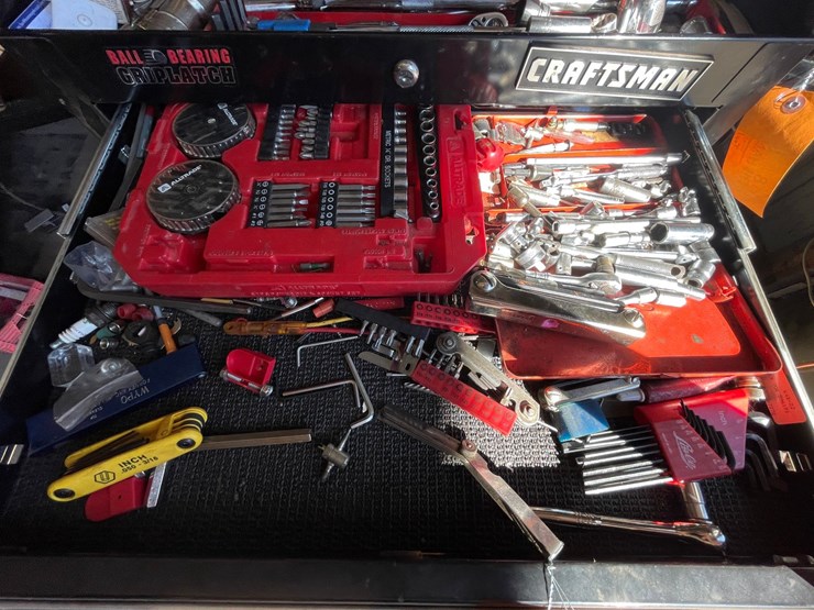 #1820-•-assorted-sockets,-nut-drivers-and-more-image-1