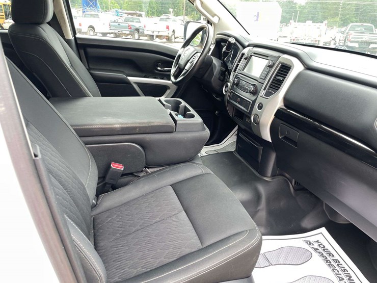 2019-nissan-titan-image-18