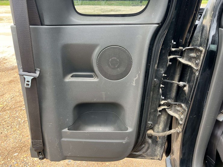 2004-chevrolet-colorado-ls-image-19