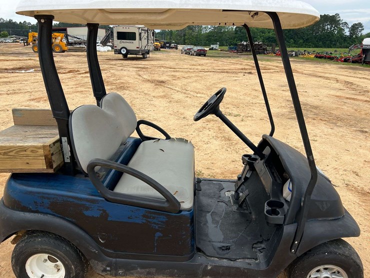 club-car-2-seater-gas-golf-cart-(2,403-hours)-image-18