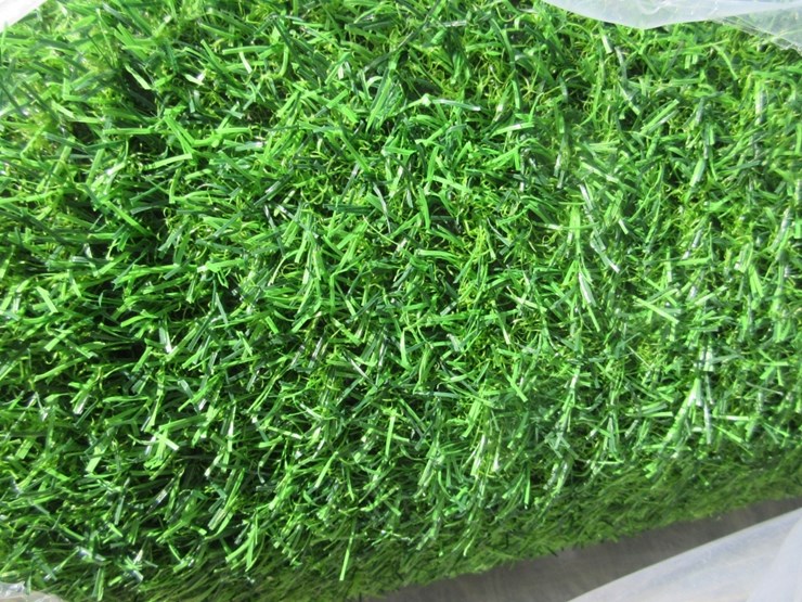 new-unused-3.3'-x-49.2'-artificial-turf-roll,-image-2