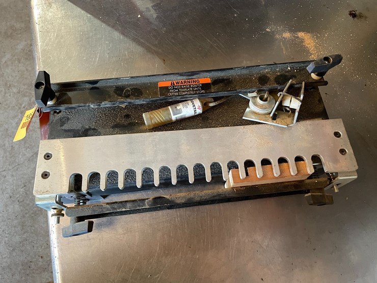 #1853-•-porter-cable-12"-dovetail-machine-image-2