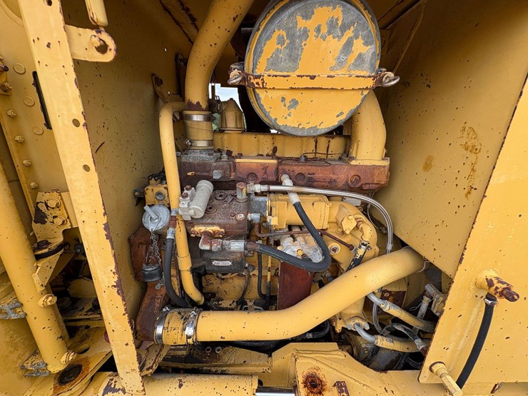 caterpillar-120-image-68
