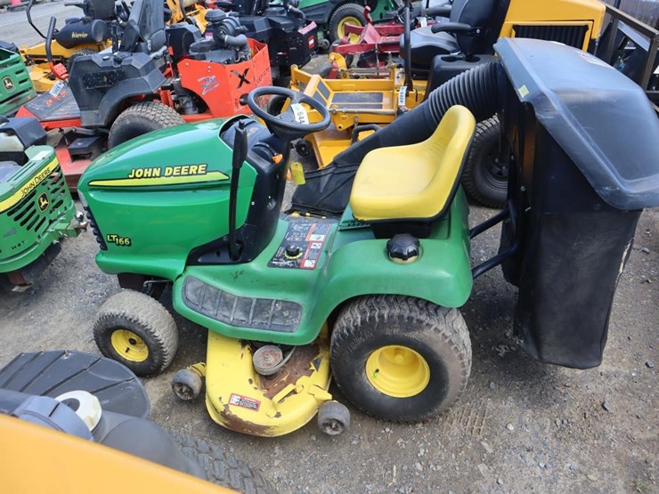 john-deere-lt166-image-5