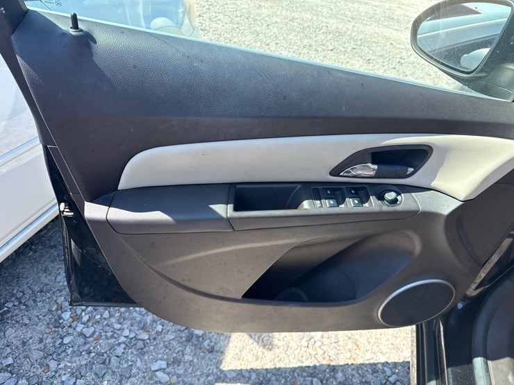 #41896-•-2011-chevrolet-cruze-sedan-1g1ph5s98b7255580-inv#-41896-image-17