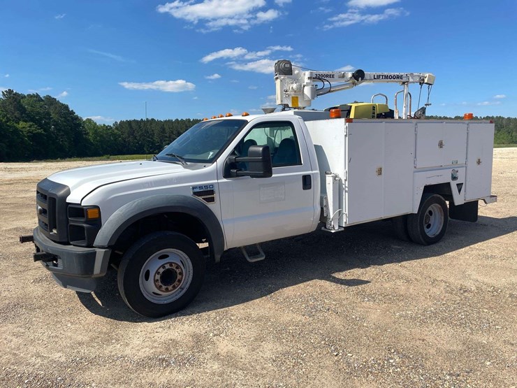 2009-ford-f550-xl-image-1