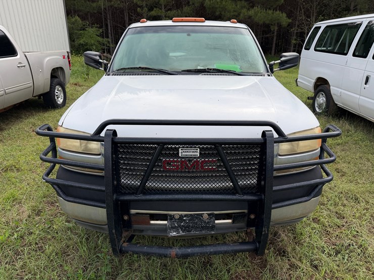 #521-•-2001-gmc-sierra-pickup-truck-image-2