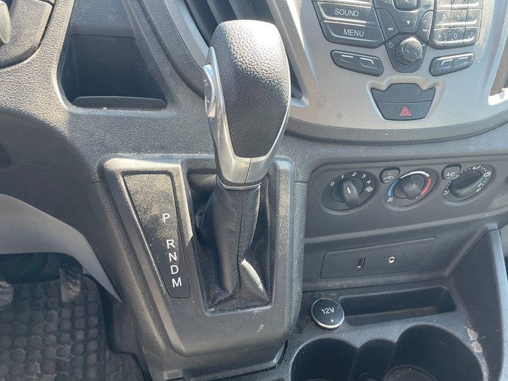 2016-ford-transit-image-40