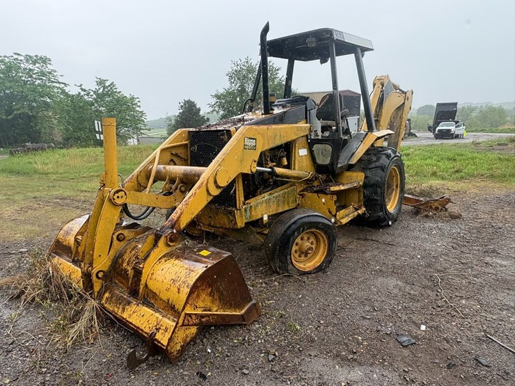 caterpillar-416b-image-1