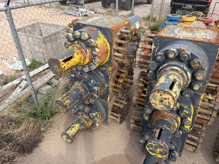 (3x$)-(3)-7-1/16”-15k-hydraulic-frac-valves-image-1
