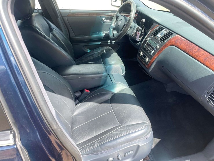 2006-cadillac-dts-4-door-sedan-(215,267-miles)-image-18