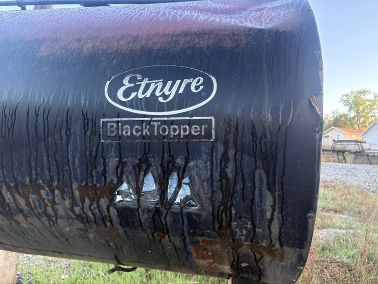 #23971-•-etnyre-17'-asphalt-tanker-image-5