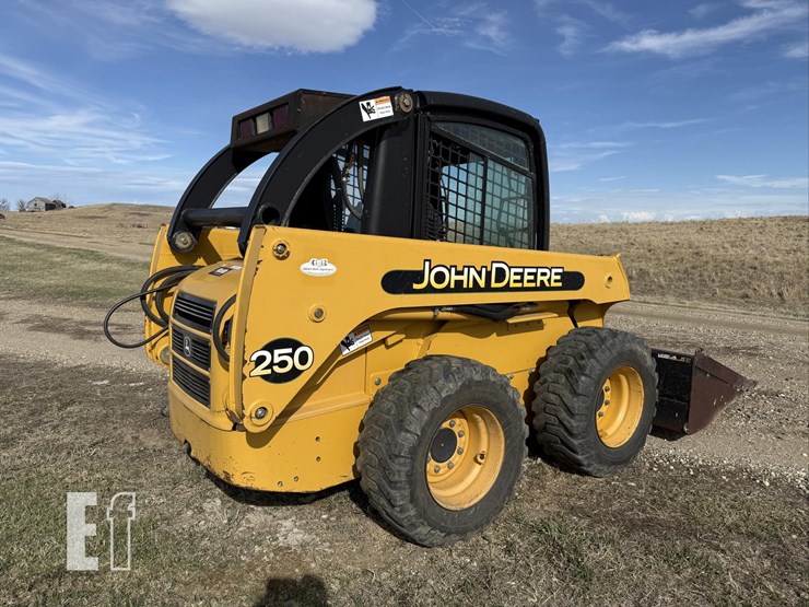 deere-250-image-4