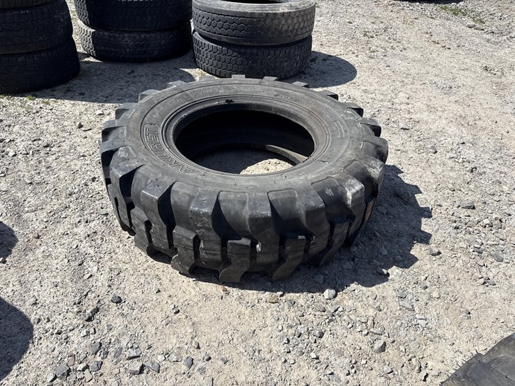 #42768-•-unused-akuret-15.5-25-tractor-tire-inv#-42768-image-2