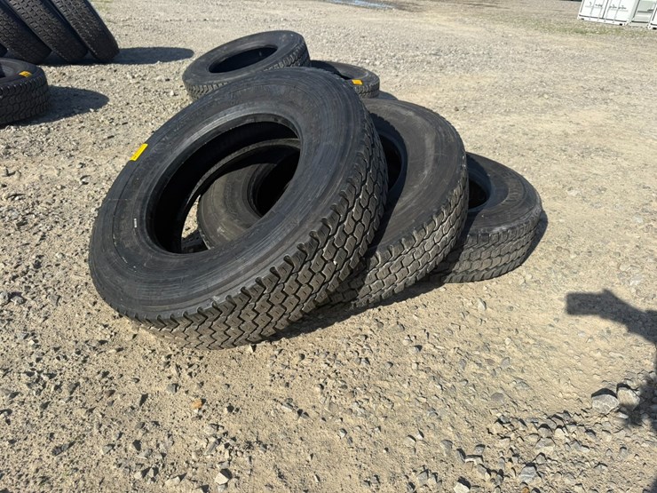 #701-•-lot-of-(3)-295/75r22.5-tires-inv#-40619-image-6
