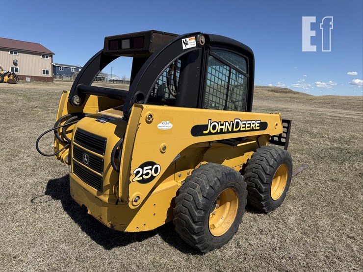 deere-250-image-18