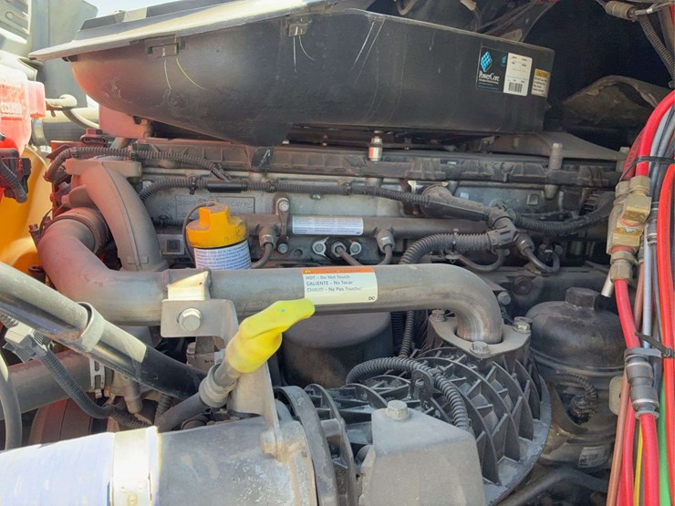 2019-freightliner-cascadia-113-image-43