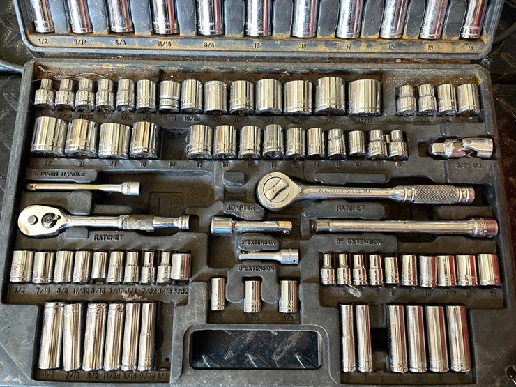 #1838-•-stanley-110-piece-mechanic's-tool-set-image-7