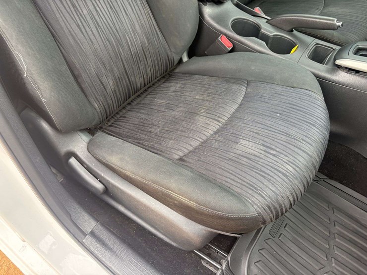 2019-nissan-sentra-sv-4-door-sedan-(150,420-miles)-image-25